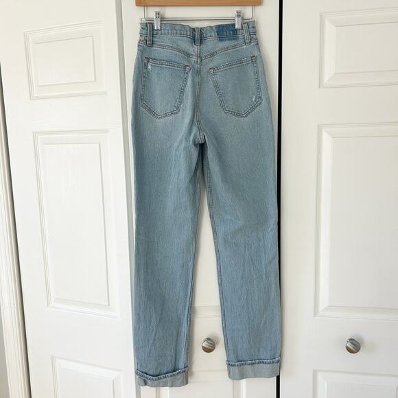 Abercrombie & Fitch ’90s Straight Ultra High Rise Jeans 26L Light Wash EUC - Picture 7 of 8